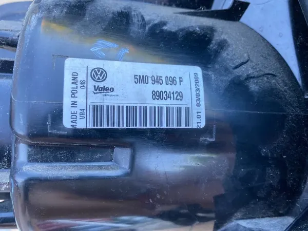 VW GOLF V VI PLUS 5M Luz Trasera Derecha 5M0945096P image 6