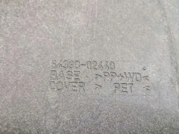 Toyota Auris I achterste bagagerek OEM 64330-02440 image 3