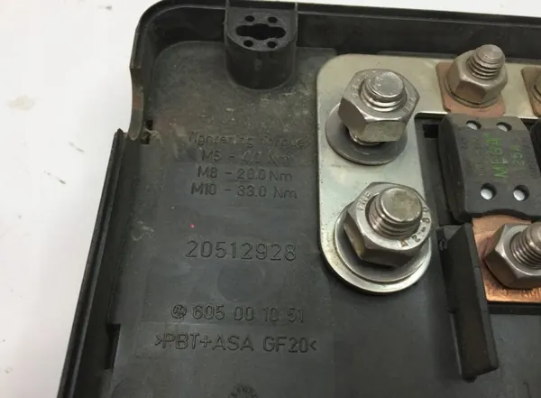 Volvo zekeringkast OEM 20512928 - Gebruikte staat image 3