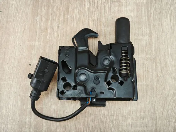 Fecho do capô dianteiro OEM 8W0823509 para Audi A4 B9 image 2