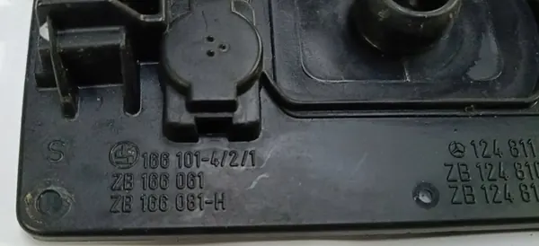 MERCEDES W124 W201 Vasemman Peilin Lisäosa image 7