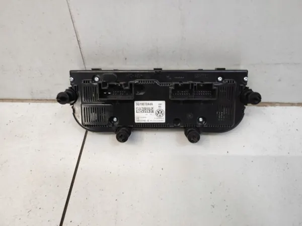 OEM 5G1907044A Klimatpanelfram Volkswagen Passat B8 image 5