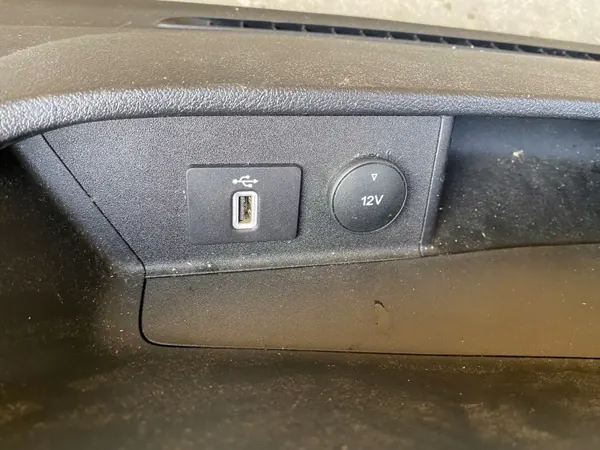 Console Ford Transit MK8 2025 Lift OEM RK31-V04310-AB image 3
