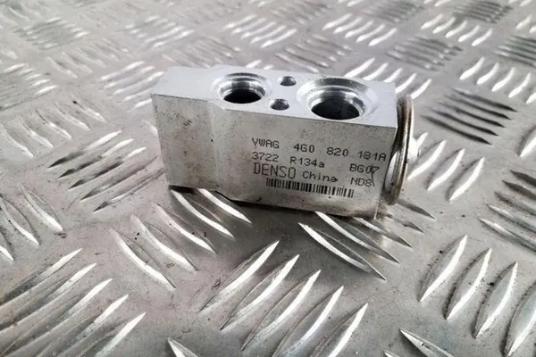 Ilmastointiradiatoriventtiili AUDI A6 4G0820181A image 3