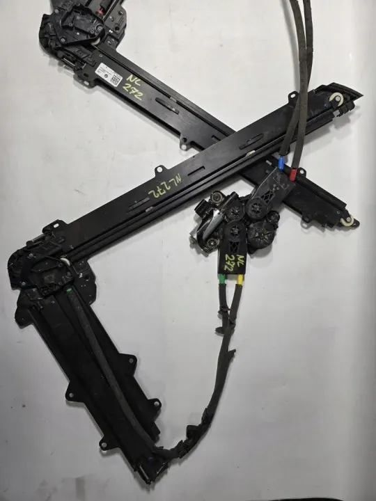 Rouleau électrique coffre BMW X5 G05 OEM 7483960 image 3