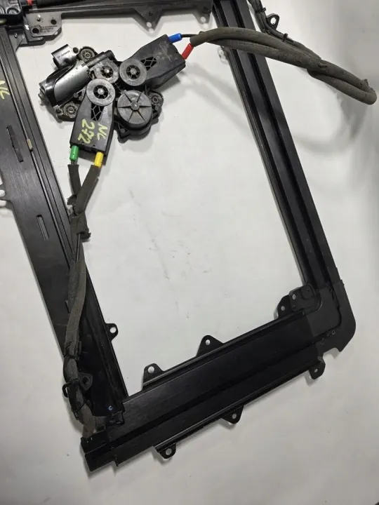 Rouleau électrique coffre BMW X5 G05 OEM 7483960 image 9