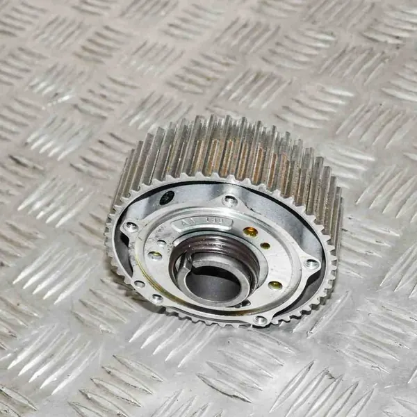 Motorutrymmet delar VW Jetta MK6 04E109088L image 2