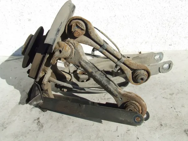 OEM ZWROTNICA PIASTA WAHACZ Taka Oikea BMW E90 image 5