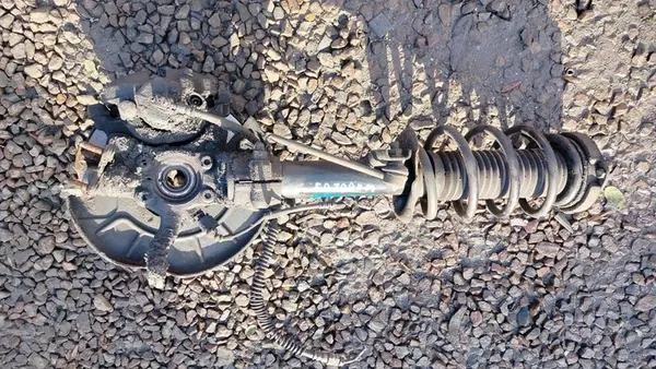 Ammortizzatore anteriore destro Audi A3 8P VW SEAT 2.0 TDI image 2