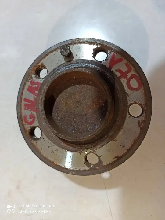 Volvo V70 2006 Mozzo e cuscinetti ruota posteriore sinistra OEM 9173872 image 3