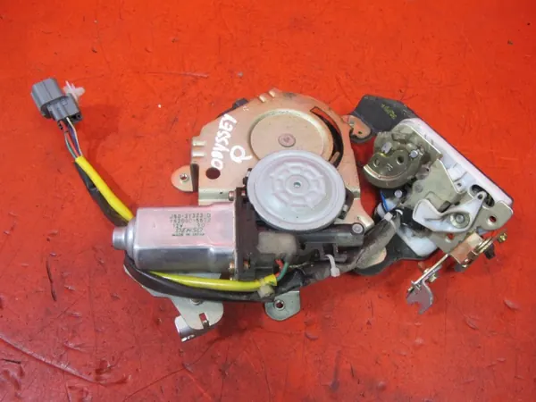 Dörrlås Denso OEM J50-31323-D - Höger Bak image 2
