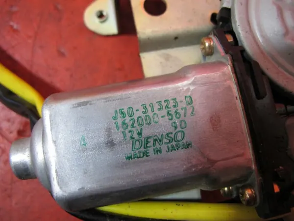 Dörrlås Denso OEM J50-31323-D - Höger Bak image 5