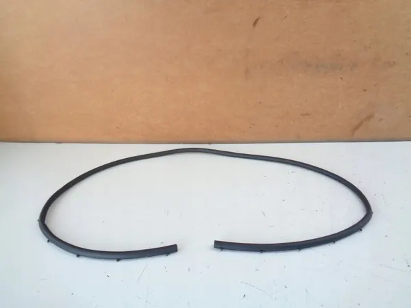 VW Transporter T5 oven tiiviste OEM 7H5837672C oikea etu image 2