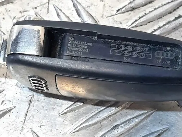Llave o tarjeta Audi TT TTS Mk2 OEM 8P0837220E image 3