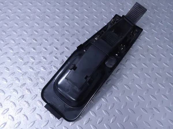 Ford Scorpio handbromsvajerfäste OEM 1638648 image 3