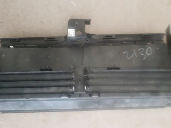 Jalousies de Calandre Inférieure Ford Bronco OEM M1PT-9G853-AA image 6