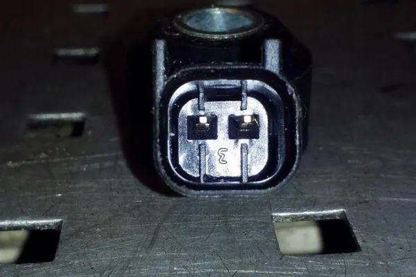 Sensor de impacto FORD FOCUS IV 1.0L gasolina 2013 OEM image 2