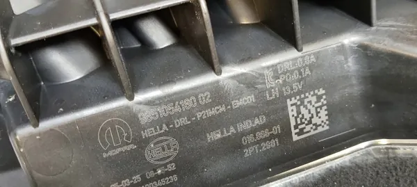 Faro Halógeno Izquierdo con DRL LED OEM P21 9851054180 image 8
