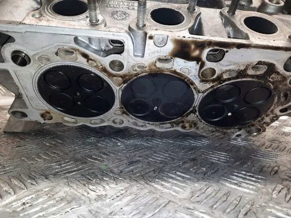 Rechter cilinderkop OEM 9X2Q-6090-CA voor Range Rover Sport image 9