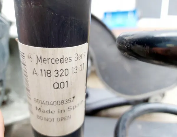 Vänster bakstyrled 2470500 Mercedes W247 W177 W118 image 6