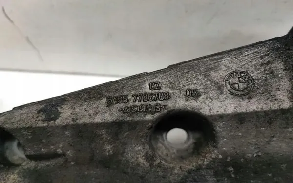 BMW Klimakompressor-Halterung OEM 7786708 image 3