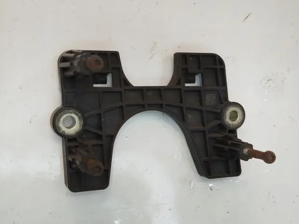 OEM 3Q0907704A tutkan kiinnike VW Passat B8:lle image 2