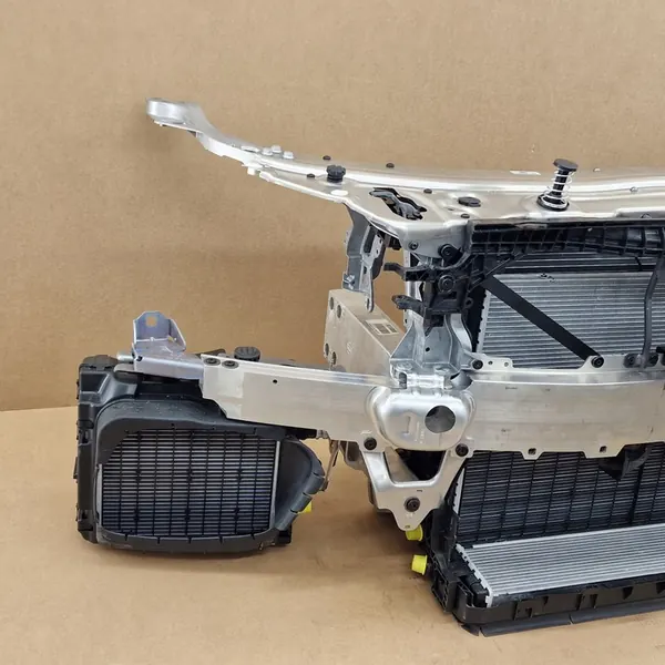 Voorkoeler Mercedes E-Klasse W213 S213 E63 AMG 4.0V8 image 2