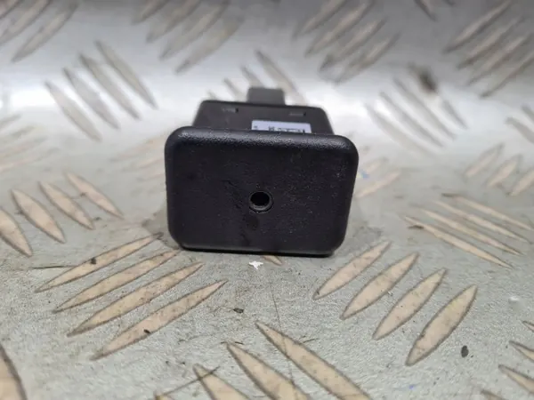 AUX-porttipistorasia Opel Corsa D OEM 25832461 image 2
