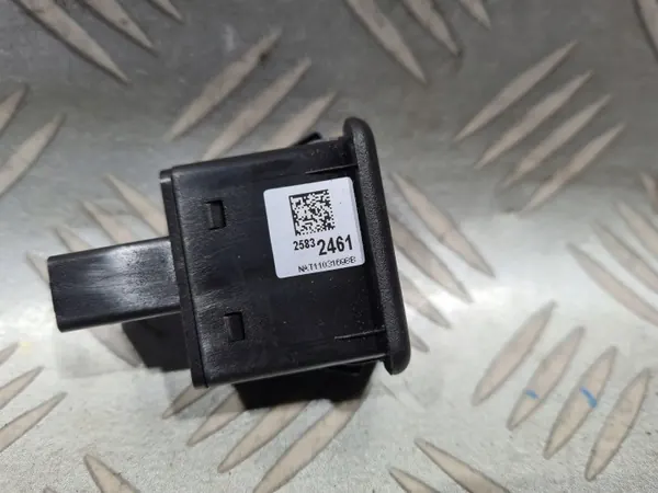 AUX-porttipistorasia Opel Corsa D OEM 25832461 image 3