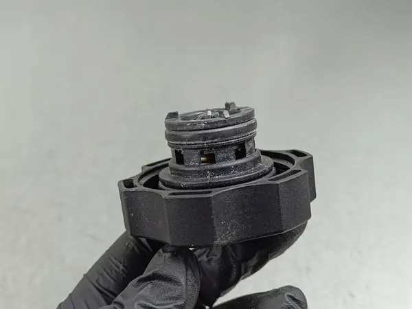 Oljepåfyllningslock Jeep Grand Cherokee 2022 OEM FOB51292 image 3