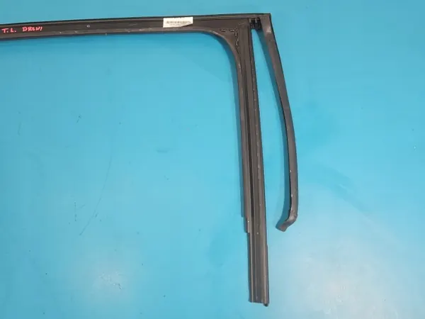 Junta puerta trasera izquierda OEM IMPRK1547271 Cupra Formentor image 3