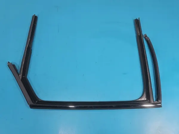 Junta puerta trasera izquierda OEM IMPRK1547271 Cupra Formentor image 4