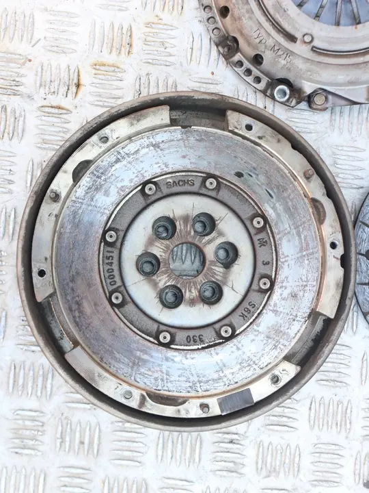 Kaksimassainen vauhtipyörä Opel Insignia Zafira 1.8 16V GM 55562241 image 2