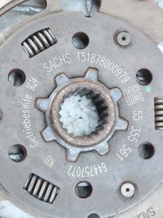 Kaksimassainen vauhtipyörä Opel Insignia Zafira 1.8 16V GM 55562241 image 8