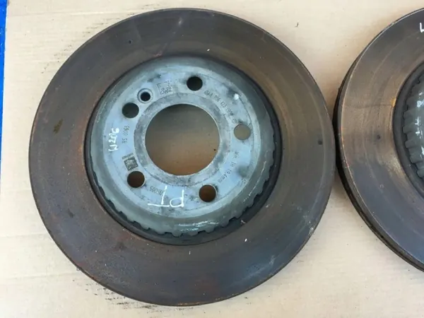 Discos y Pastillas Freno Trasero Mercedes W206 OEM A2064230900 image 3