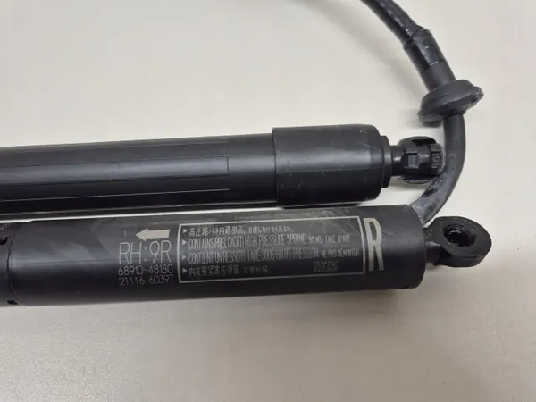 Lexus RX 450H achterklepstempels OEM 68920-48010 image 3