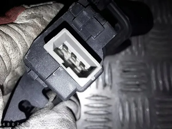 2006 VW Jetta Blokada 4F5827505C image 5