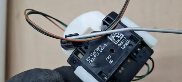 Brandstofniveausensor A4 B9 8W 3.0 TFSI 8W0919047C image 10