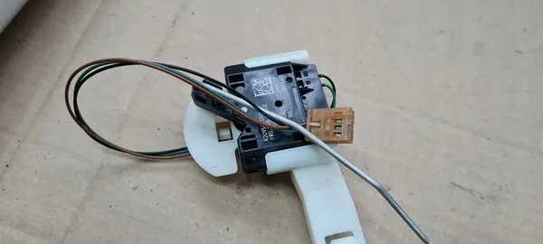 Brandstofniveausensor A4 B9 8W 3.0 TFSI 8W0919047C image 2