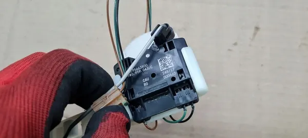 Brandstofniveausensor A4 B9 8W 3.0 TFSI 8W0919047C image 6