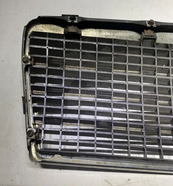 Grille Mercedes-Benz W124 Facelift OEM A1248880223 image 6