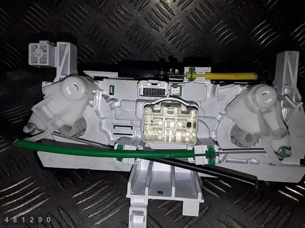 Dacia Sandero ilmastointiohjausmoduuli OEM 275004395r image 5