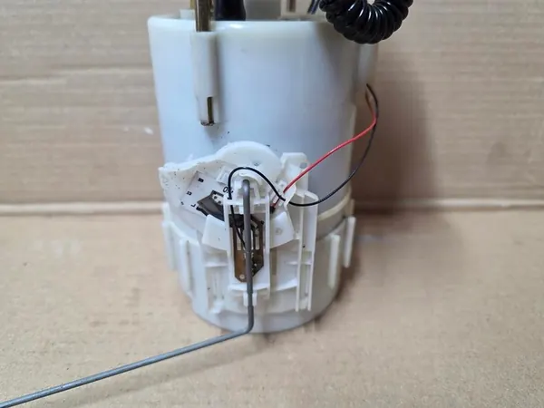 Brandstofpomp Drijver Renault Scenic II 2.0 8200537622A image 2