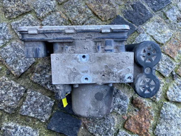 Mercedes GLE 167 luchtvering compressor OEM 1679016603 image 8