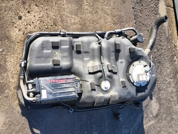 Tanque & Bomba Kia Sportage IV OEM 31100-D7000 image 2
