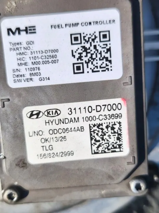 Tanque & Bomba Kia Sportage IV OEM 31100-D7000 image 4