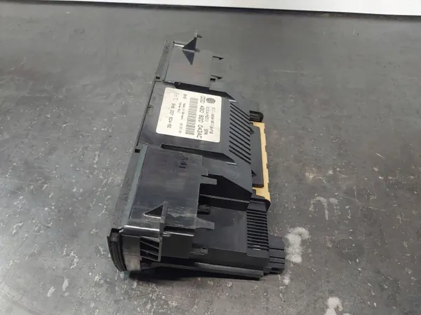 Audi A6 C5 ilmanottolevy OEM 4B0820043AC image 3