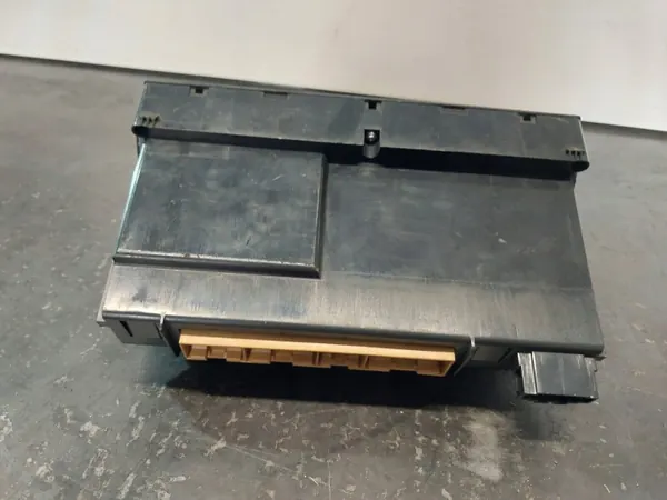 Audi A6 C5 ilmanottolevy OEM 4B0820043AC image 6