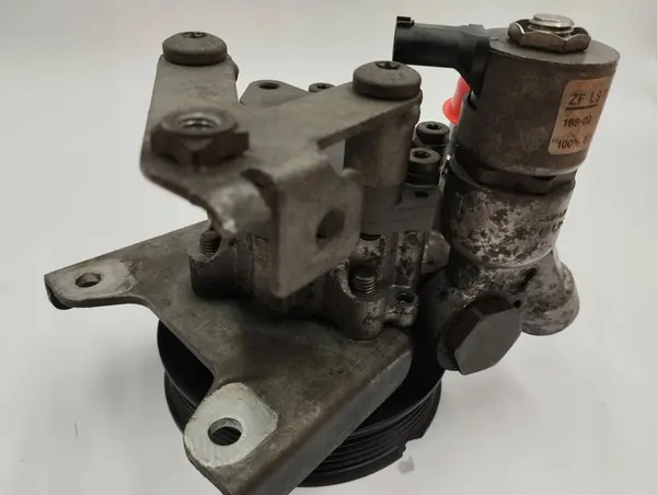 Bomba de direção assistida BMW 5 E60 E61 32416766190 image 3