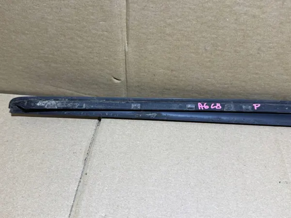 Joint de pare-brise droit Audi A6 C8 OEM 4K0854328 image 5
